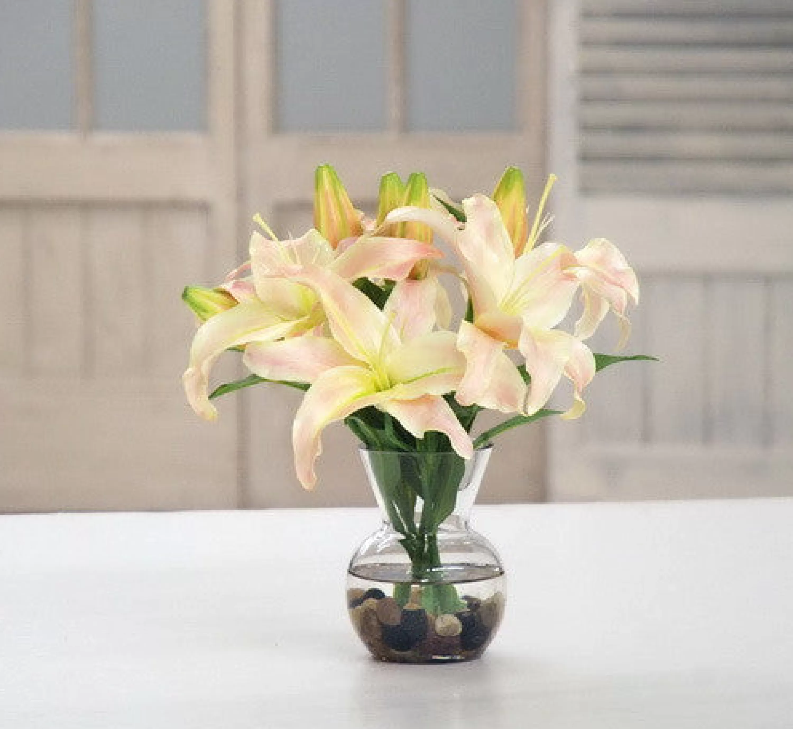 Discount CASABLANCA LILY IN VASE (DP743-LP) Vanity