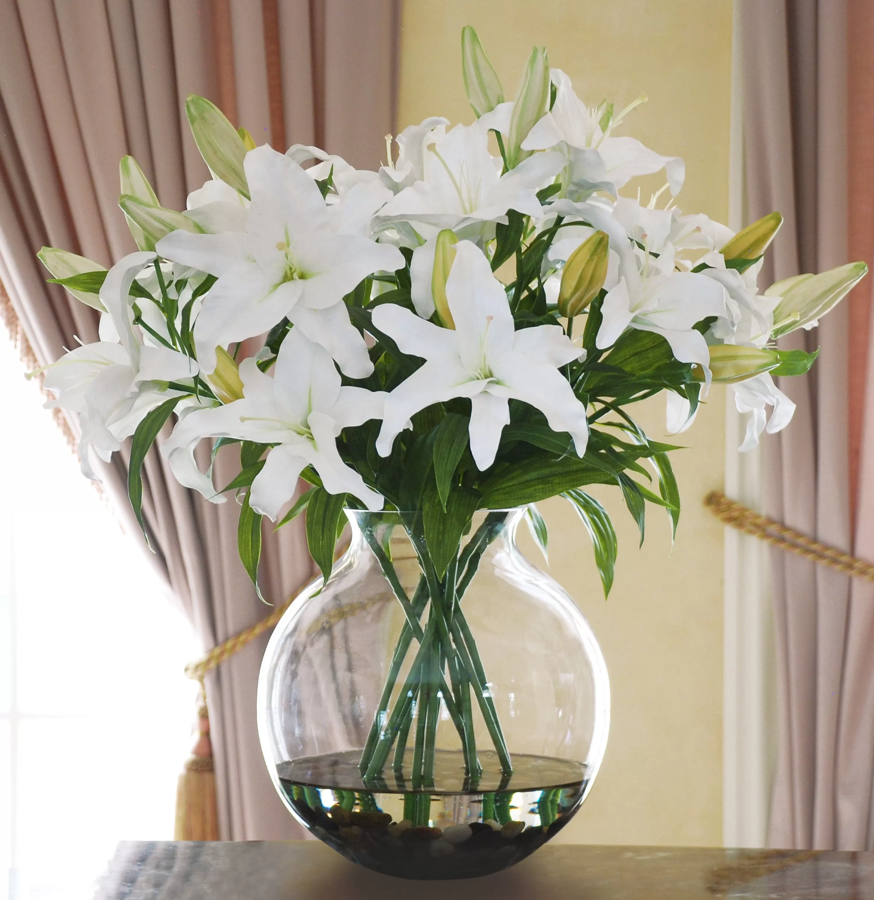 Cheap WHITE LILY CASABLANCA CENTERPICE (DP745-WW) Dining Centerpieces